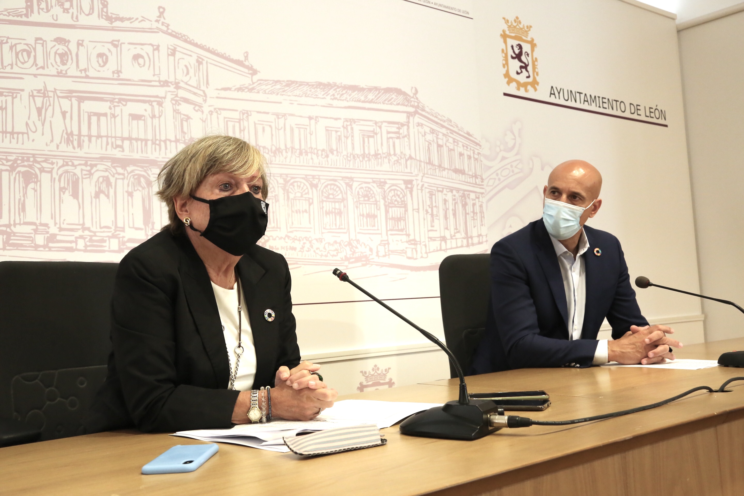 CHD y Ayuntamiento de León inician la mejora del cauce y de las márgenes de los ríos Bernesga y Torío por importe de 1 M€ CHD y Ayuntamiento de León inician la mejora del cauce y de las márgenes de los ríos Bernesga y Torío por importe de 1 M€
