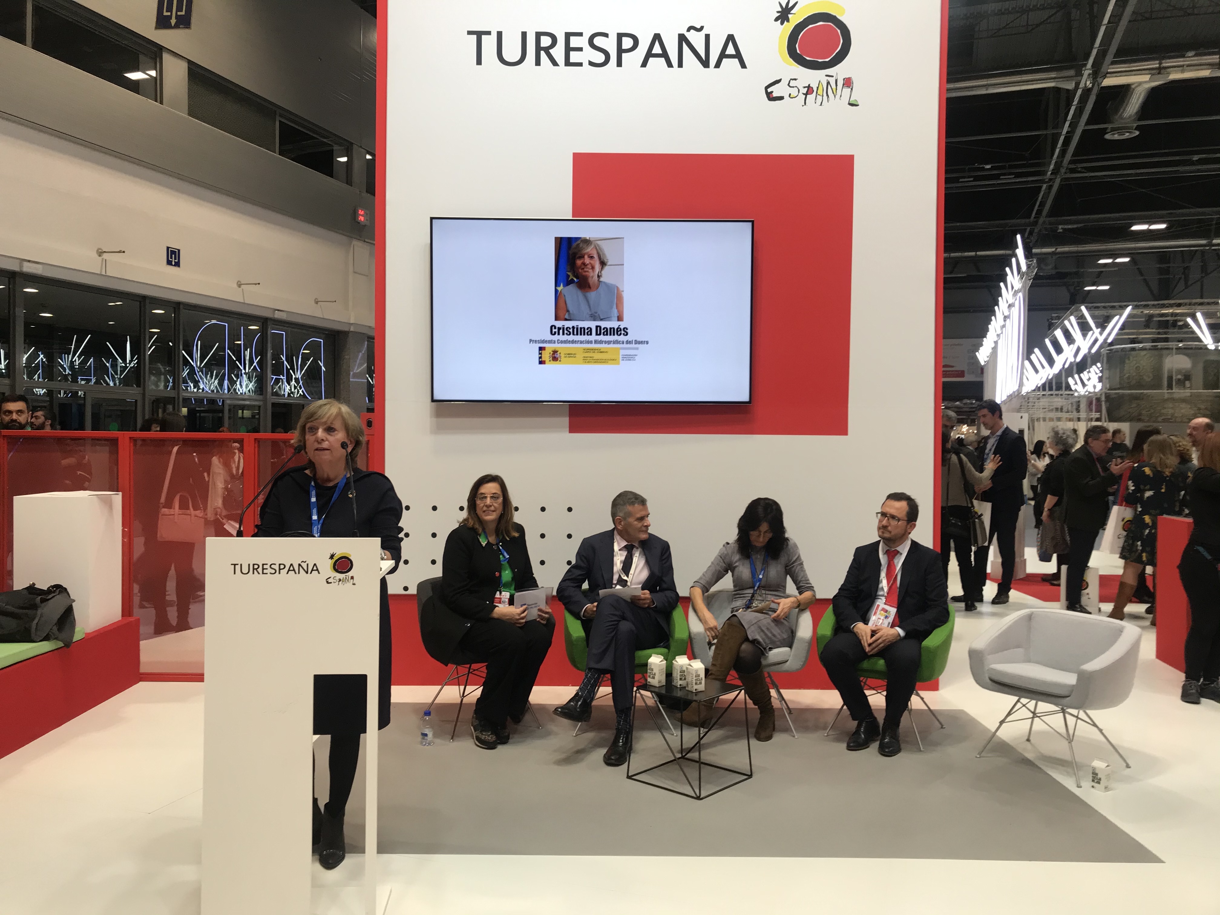La presidenta de la CHD ensalza en FITUR el valor patrimonial y ambiental del Canal de Castilla como elemento vertebrador del territorio, en respuesta al reto demográfico La presidenta de la CHD ensalza en FITUR el valor patrimonial y ambiental del Canal de Castilla como elemento vertebrador del territorio, en respuesta al reto demográfico
