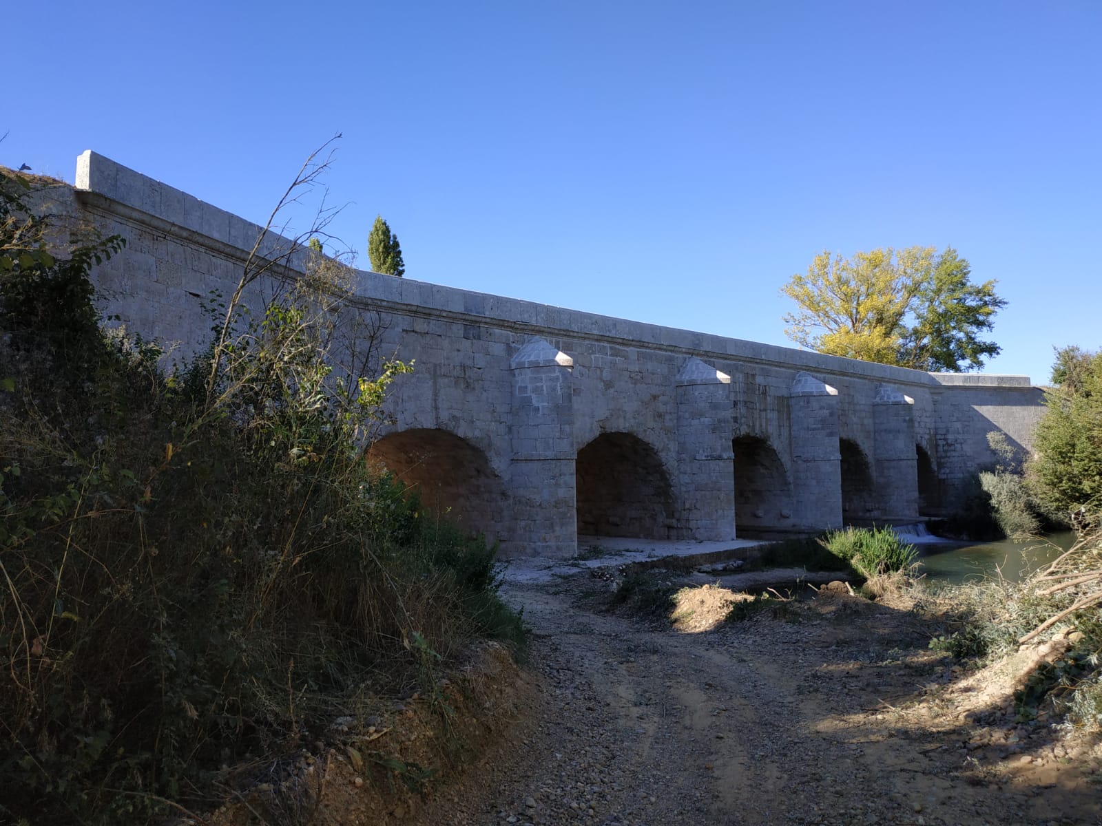 La CHD culmina la restauración del Acueducto de Abánades en el Canal de Castilla