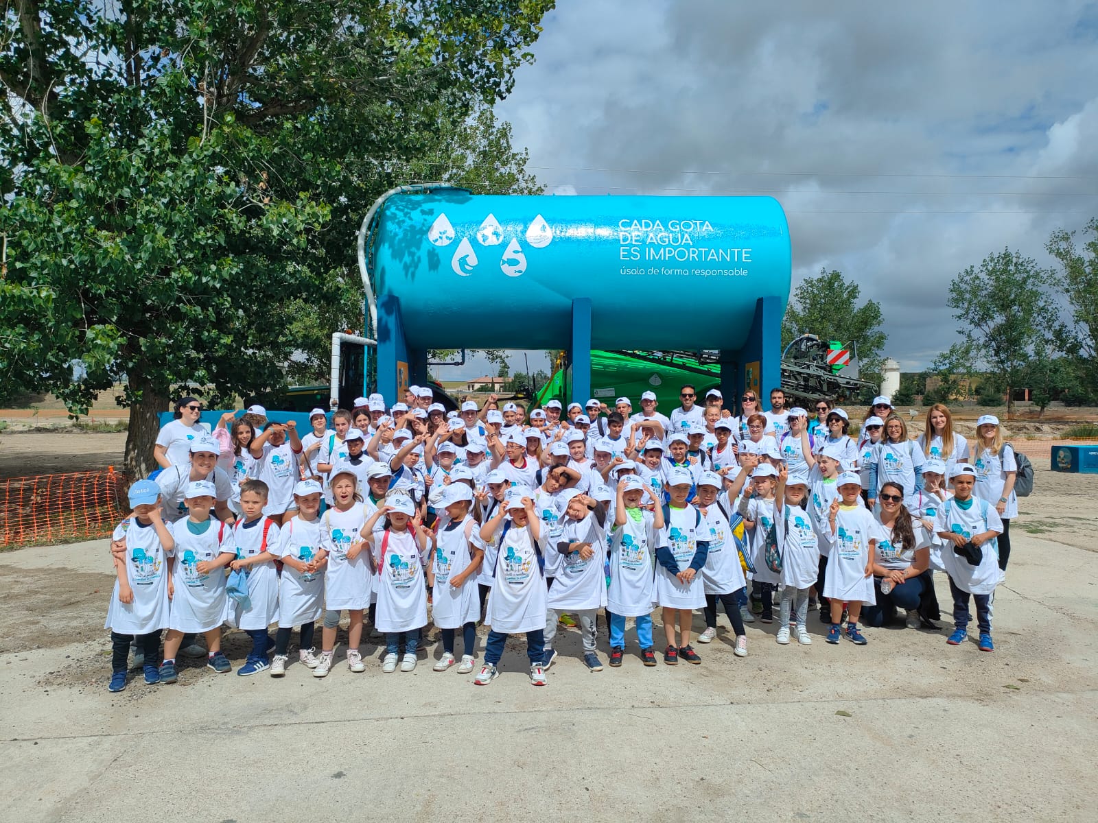 La CHD organiza una jornada ambiental con escolares con motivo de las obras de restauración del río Trabancos La CHD organiza una jornada ambiental con escolares con motivo de las obras de restauración del río Trabancos