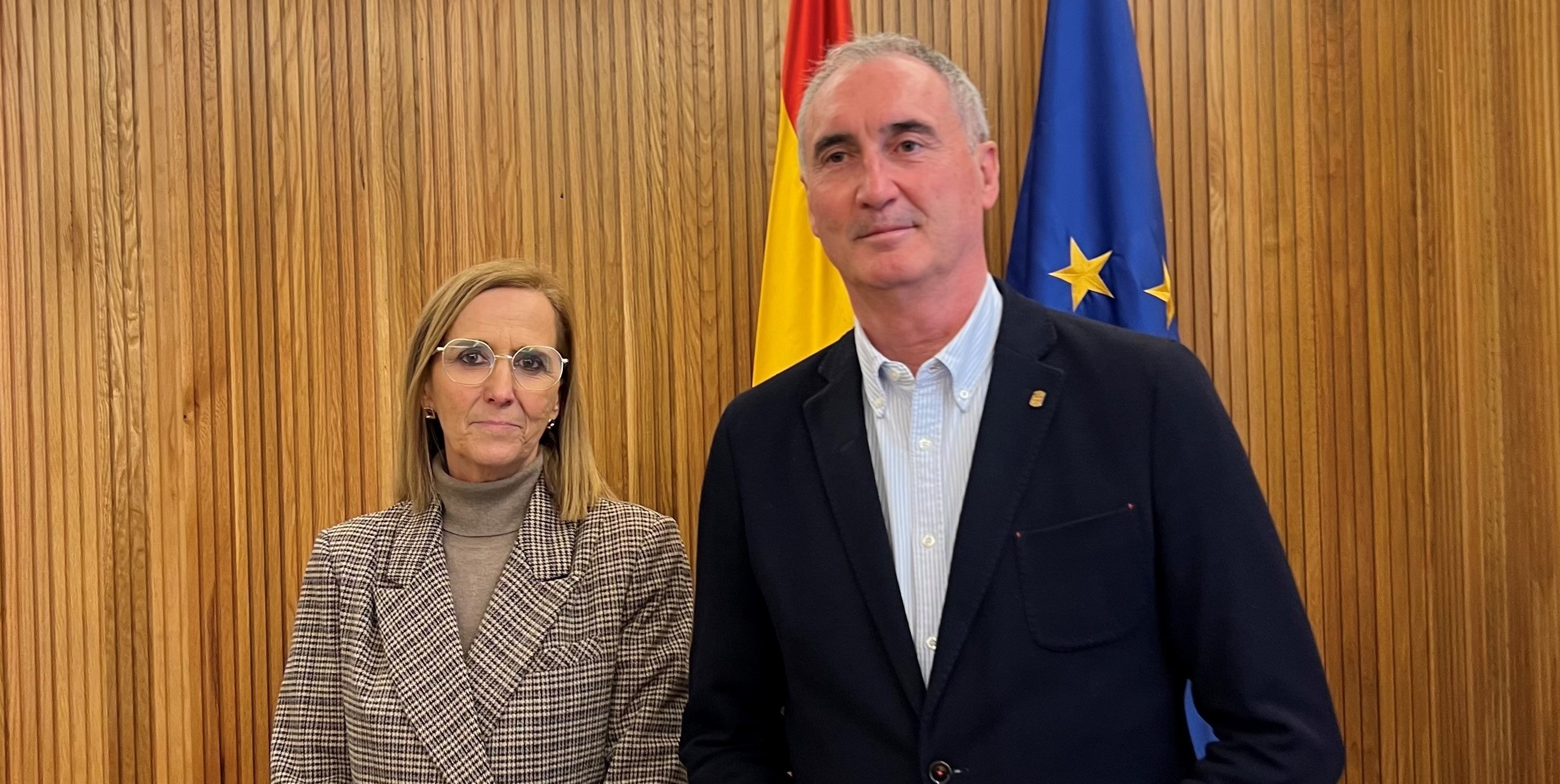 La presidenta de la CHD analiza con el alcalde de Segovia la solución adoptada para aumentar las fuentes de suministro a la ciudad La presidenta de la CHD analiza con el alcalde de Segovia la solución adoptada para aumentar las fuentes de suministro a la ciudad