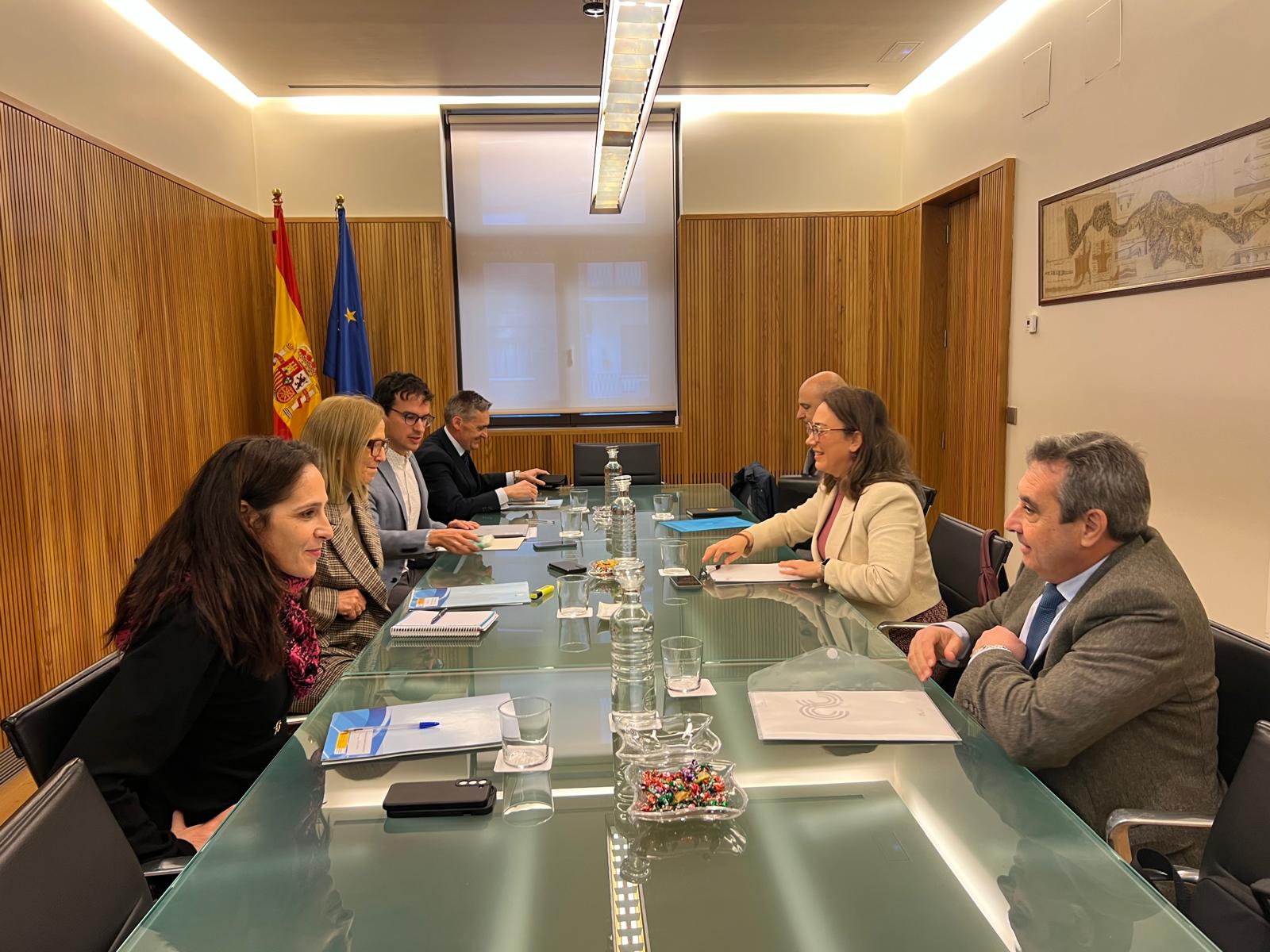 La presidenta de la CHD se reúne con la consejera de Agricultura La presidenta de la CHD se reúne con la consejera de Agricultura