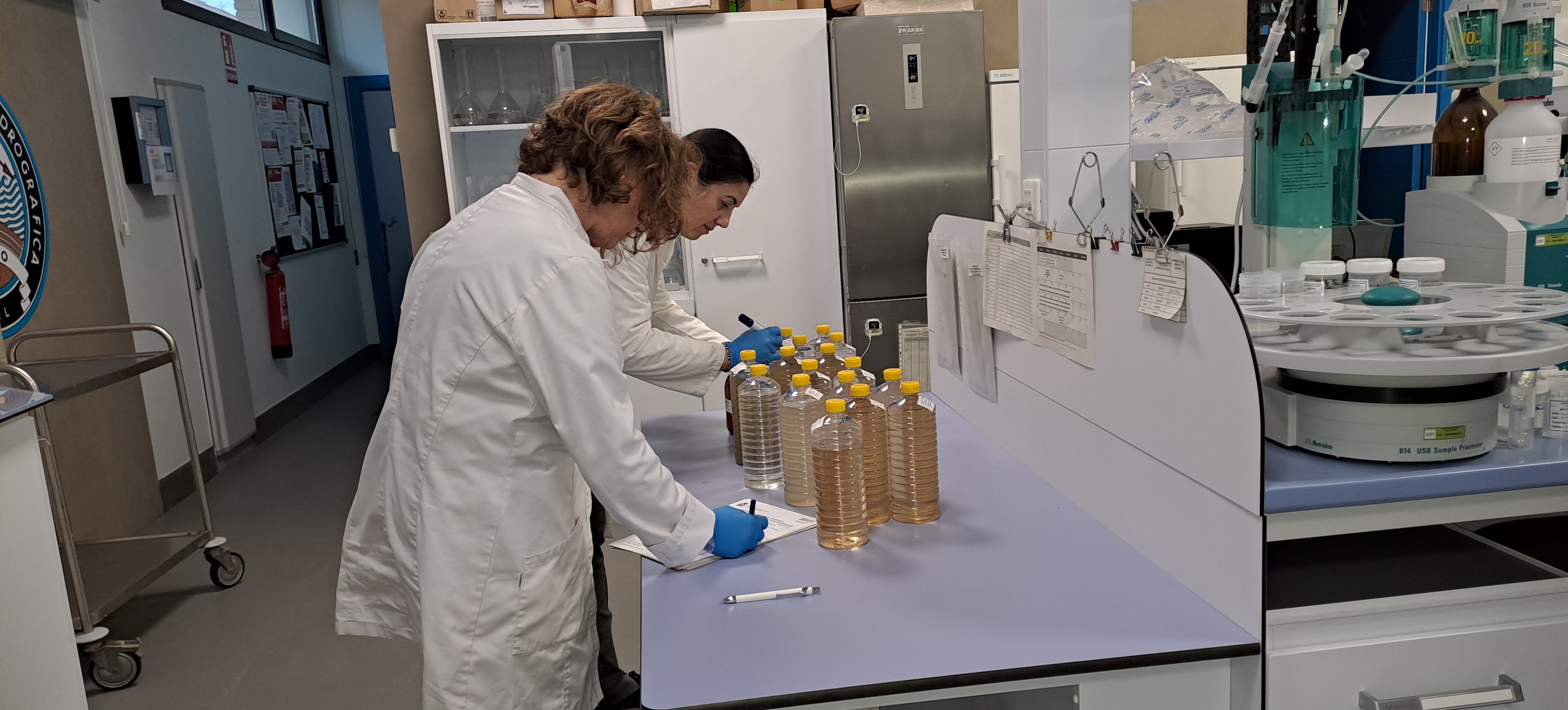 El Laboratorio de Aguas de la CHD analiza cerca de 1.200 muestras en el último año El Laboratorio de Aguas de la CHD analiza cerca de 1.200 muestras en el último año