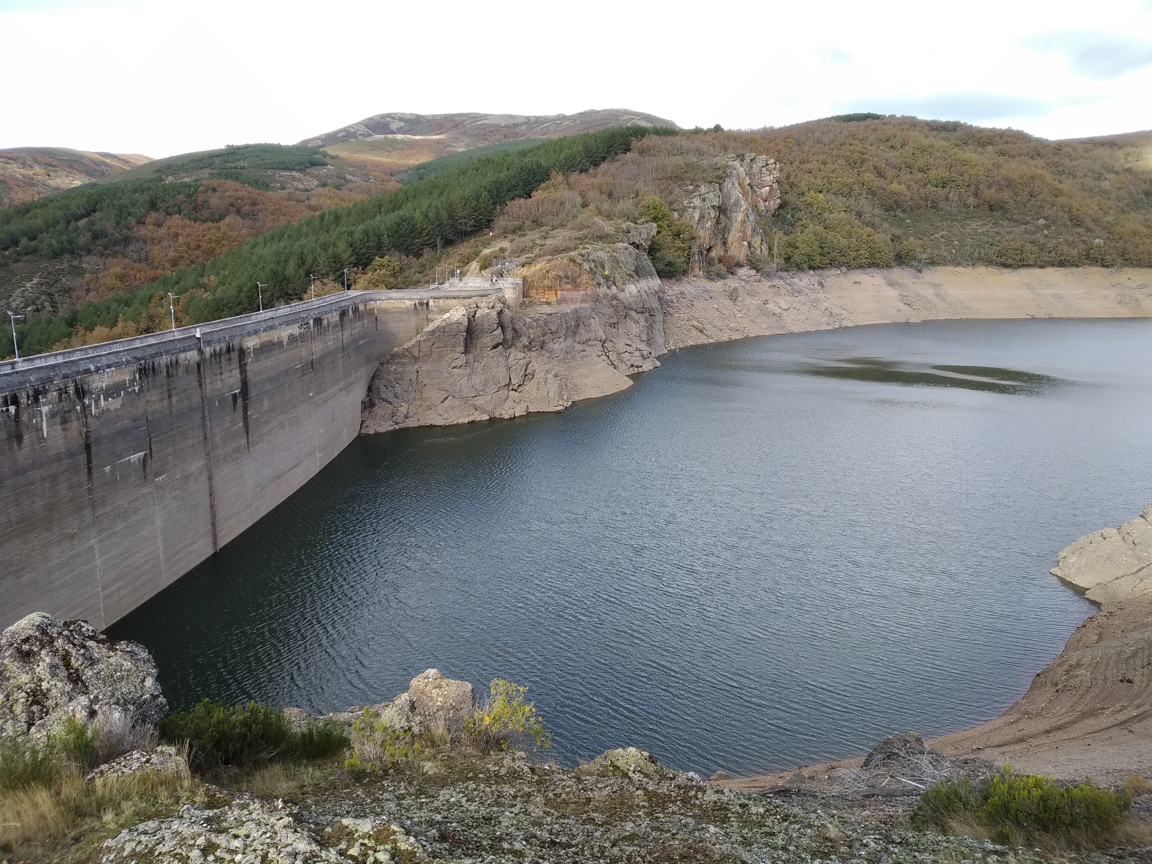 La CHD ultima las obras de mejora y conservación de la presa de Requejada