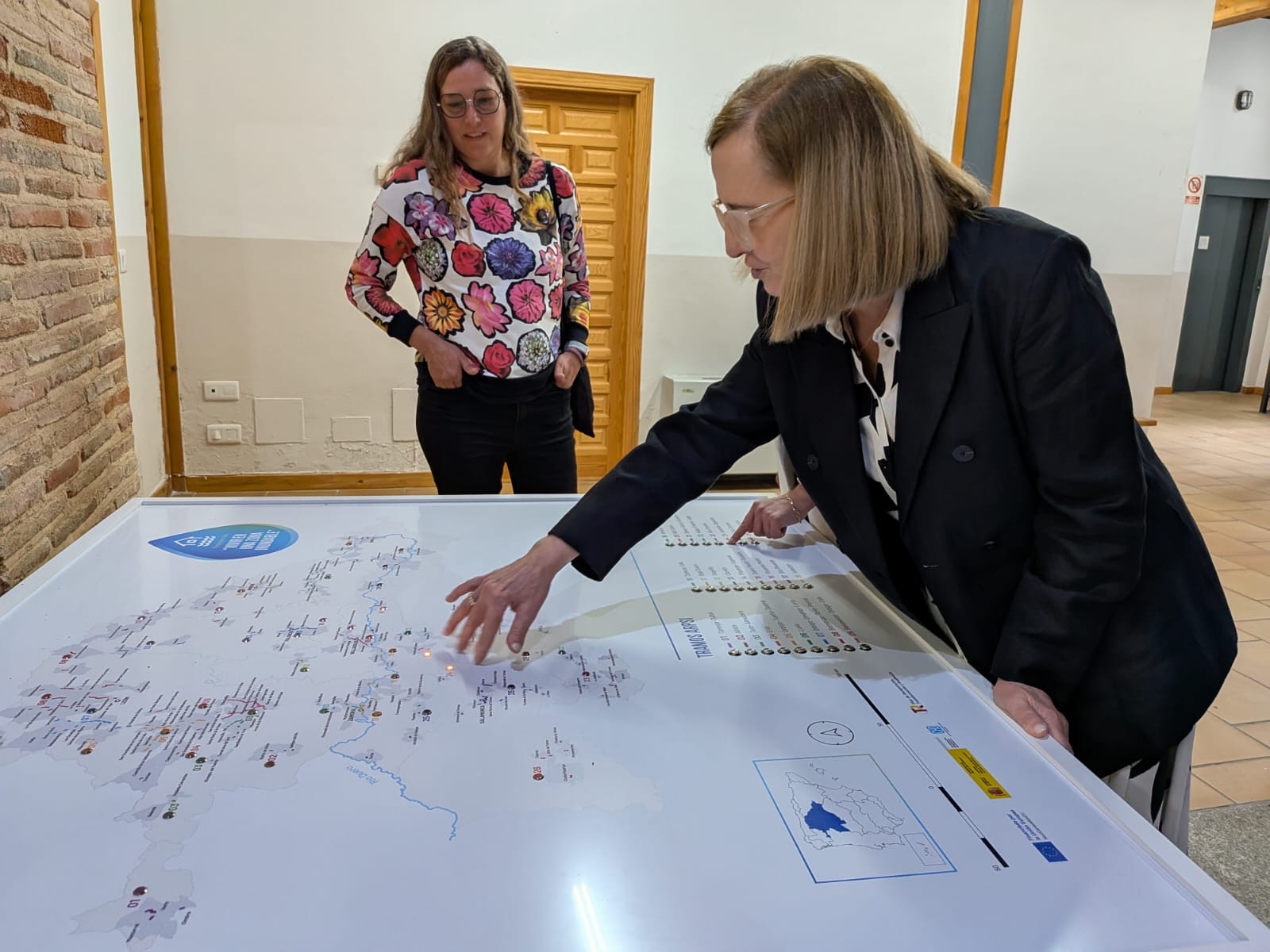 La presidenta de la CHD visita la exposición “Vivir en una zona inundable”  en Medina del Campo (Valladolid) - Imagen 2